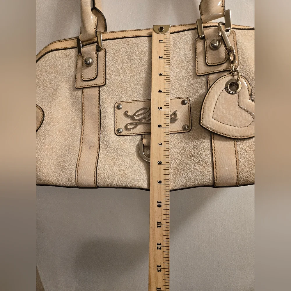 GUESS Faux Leather Shoulder Bag Heart Luggage Tag Beige Handbag - Picture 13 of 15
